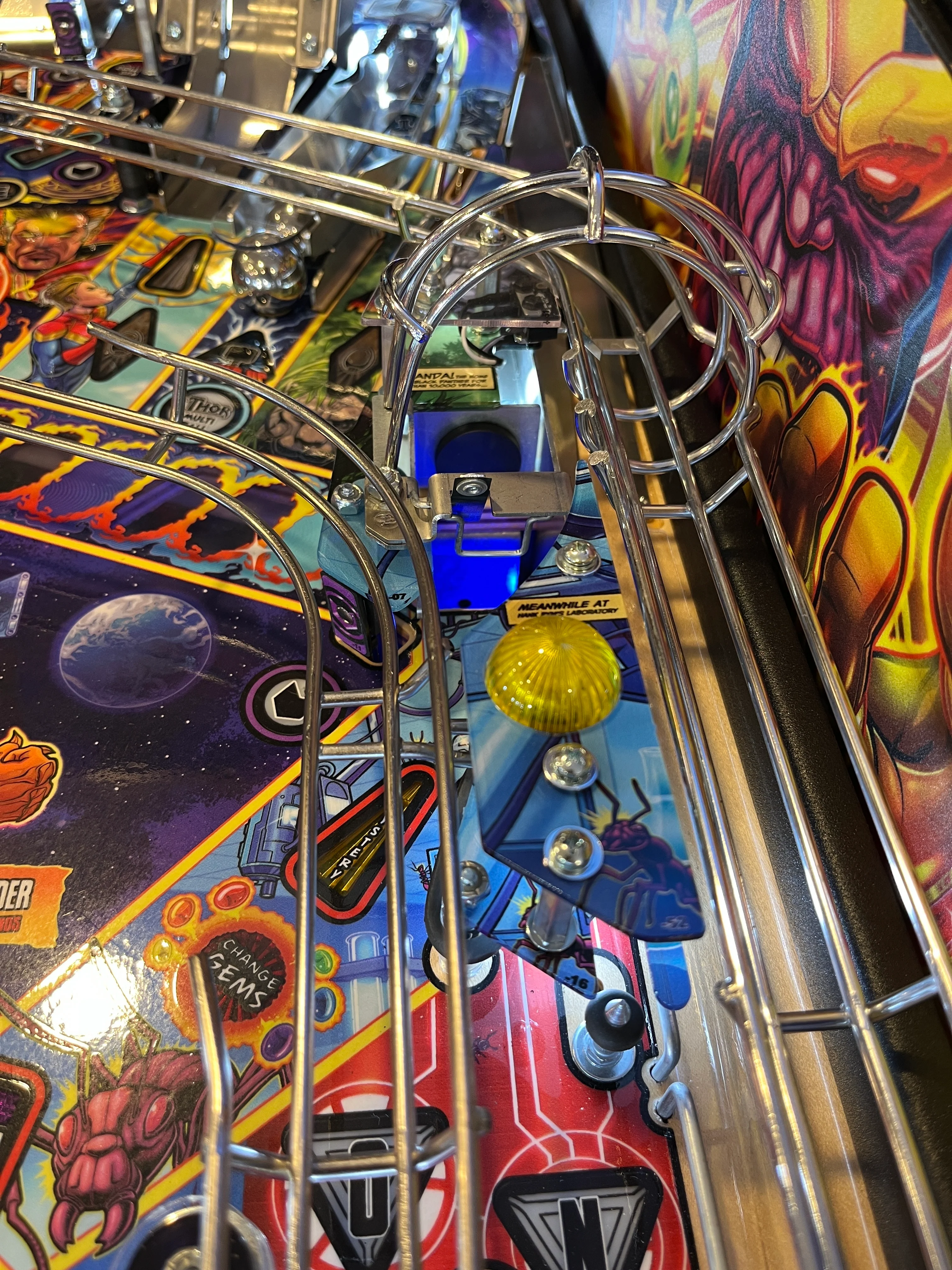 Avengers Infinity Quest Prem/LE Pinball Scoop Illumination - Image 3