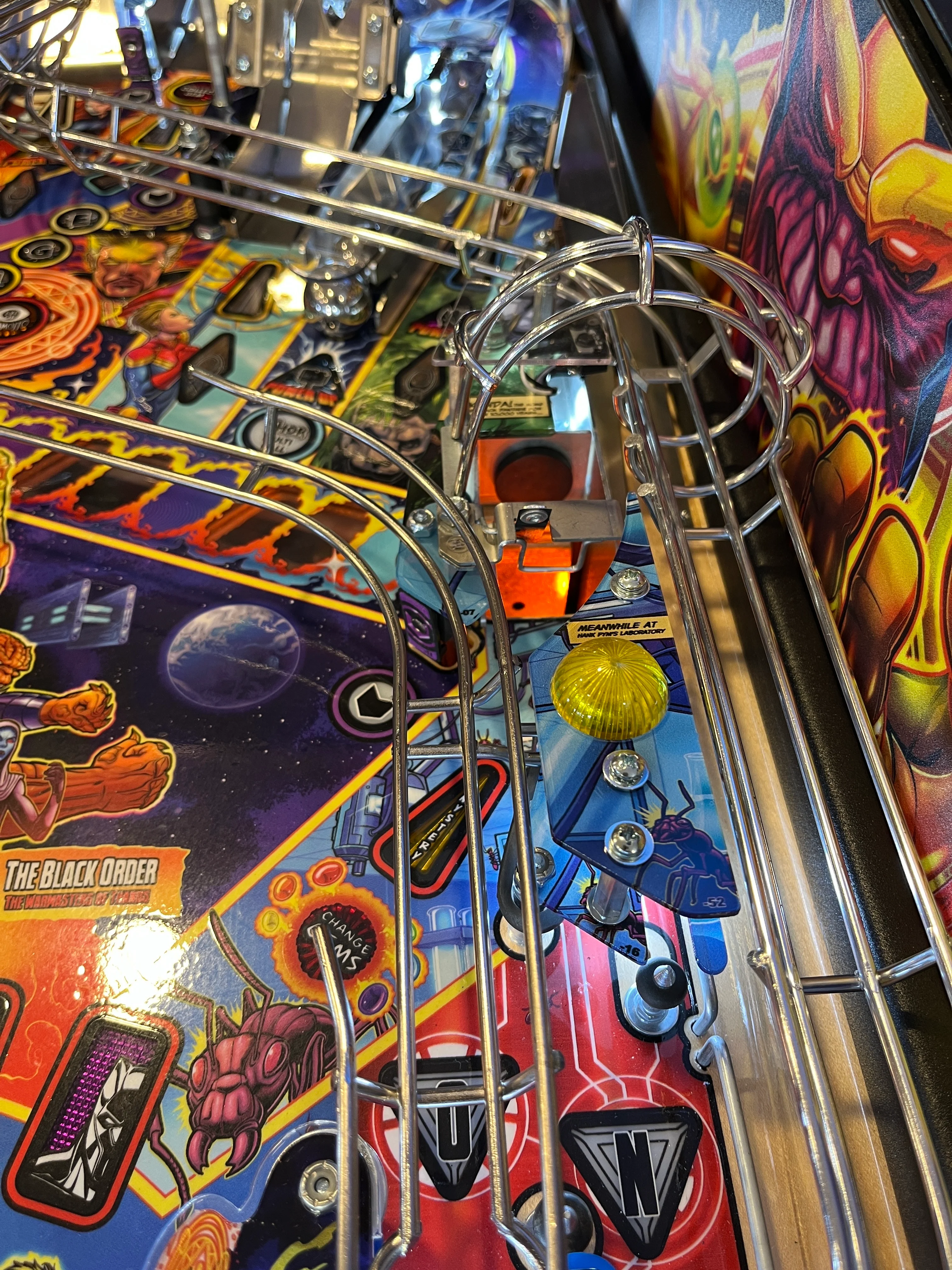 Avengers Infinity Quest Prem/LE Pinball Scoop Illumination - Image 4