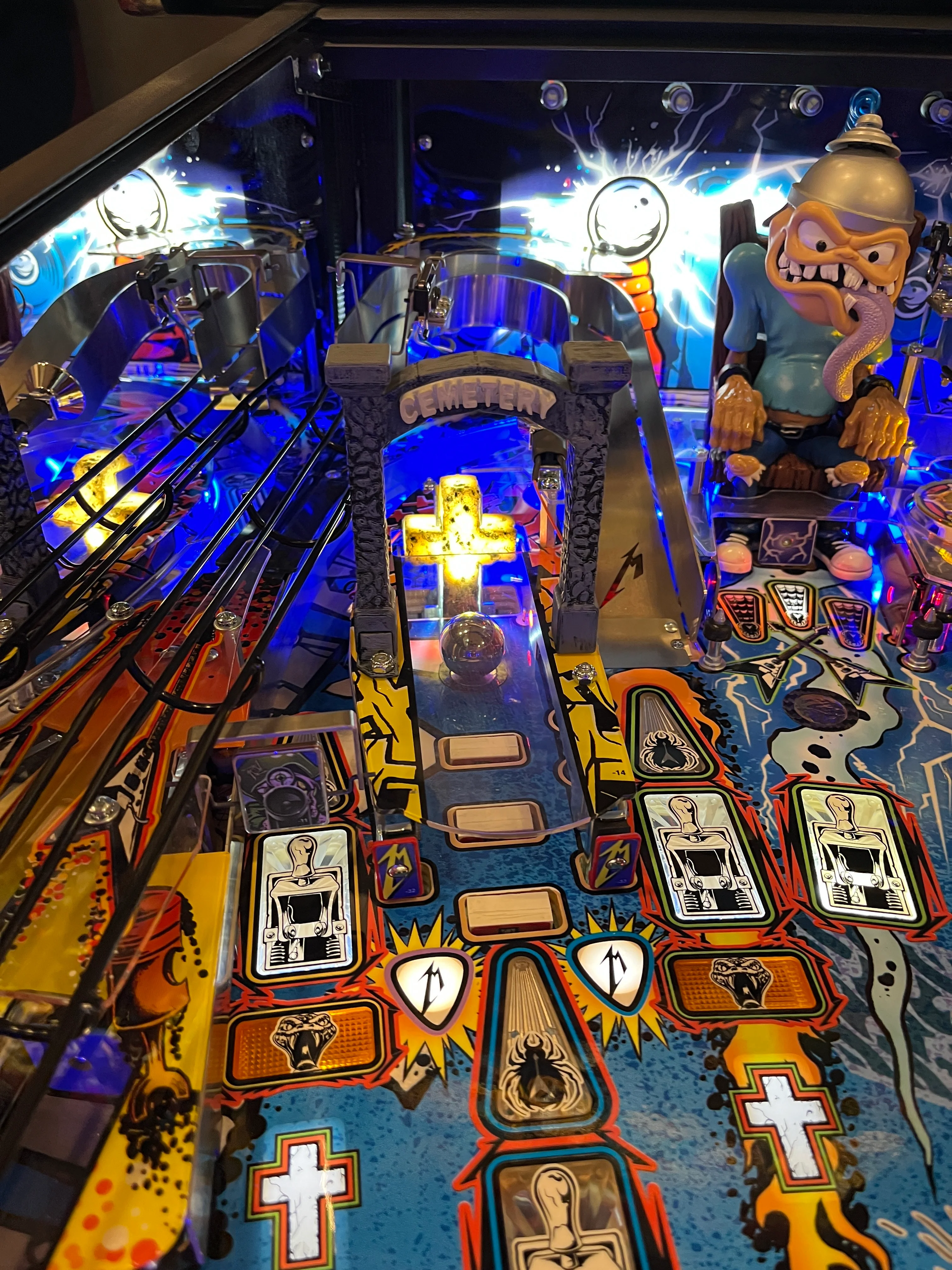 Metallica Pinball Flashing Cemetery Arch - Image 3