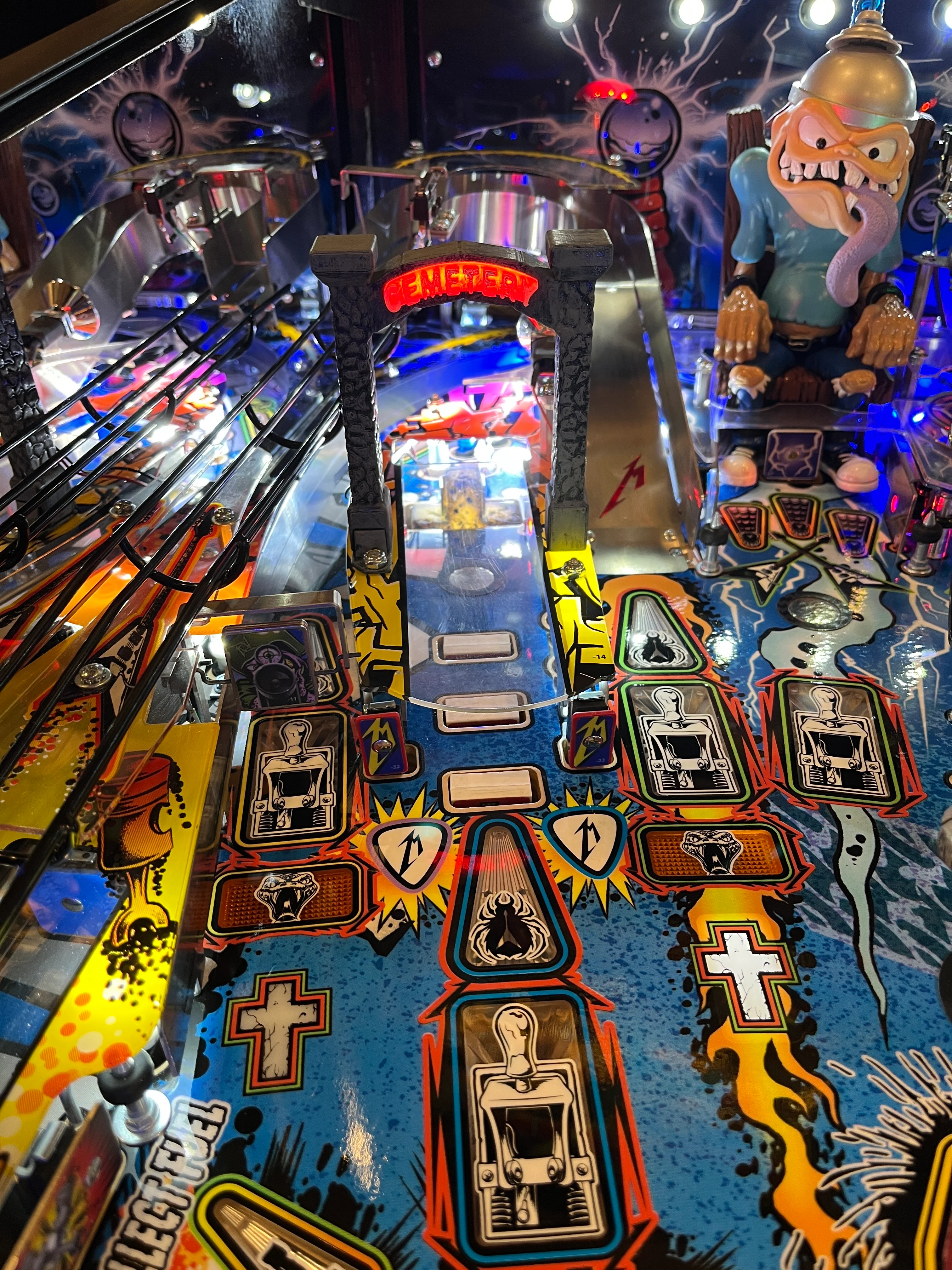 Metallica Pinball Flashing Cemetery Arch - Image 5