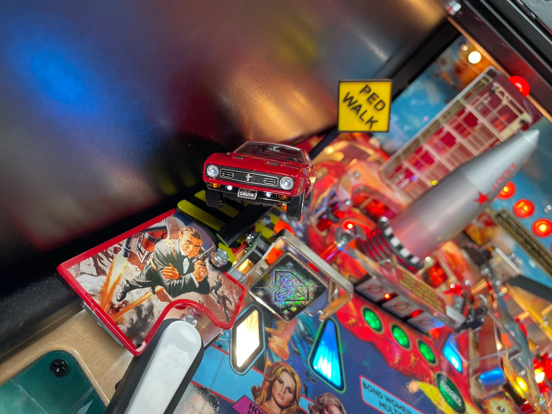 James Bond 007 Pinball Mach 1 Illuminated Mustang - Image 2
